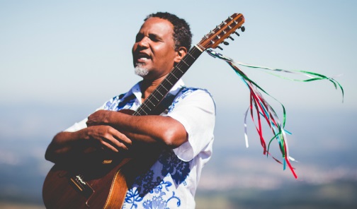Pereira da Viola canta “Novos caminhos” no Vale do Mucuri, em Serra dos Aimorés.