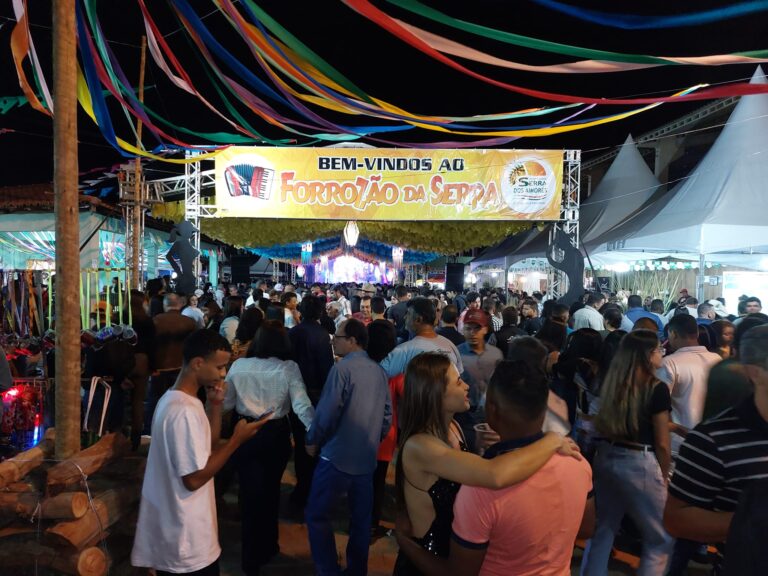 Forrozão da Serra atraiu uma multidão em três dias de festividades em Serra dos Aimorés.